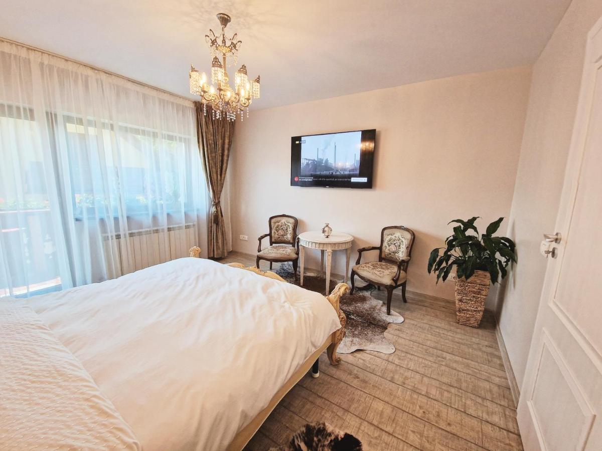 Amor Tirol Busteni (Adults Only) ภายนอก รูปภาพ