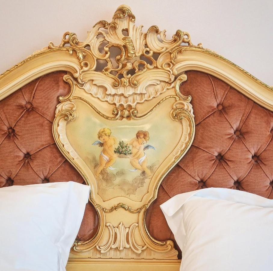 Amor Tirol Busteni (Adults Only) ภายนอก รูปภาพ