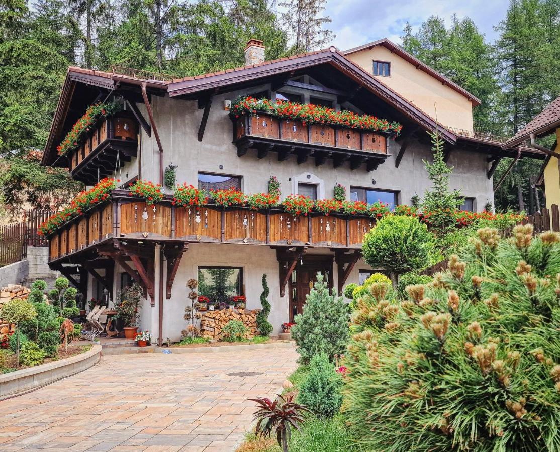 Amor Tirol Busteni (Adults Only) ภายนอก รูปภาพ