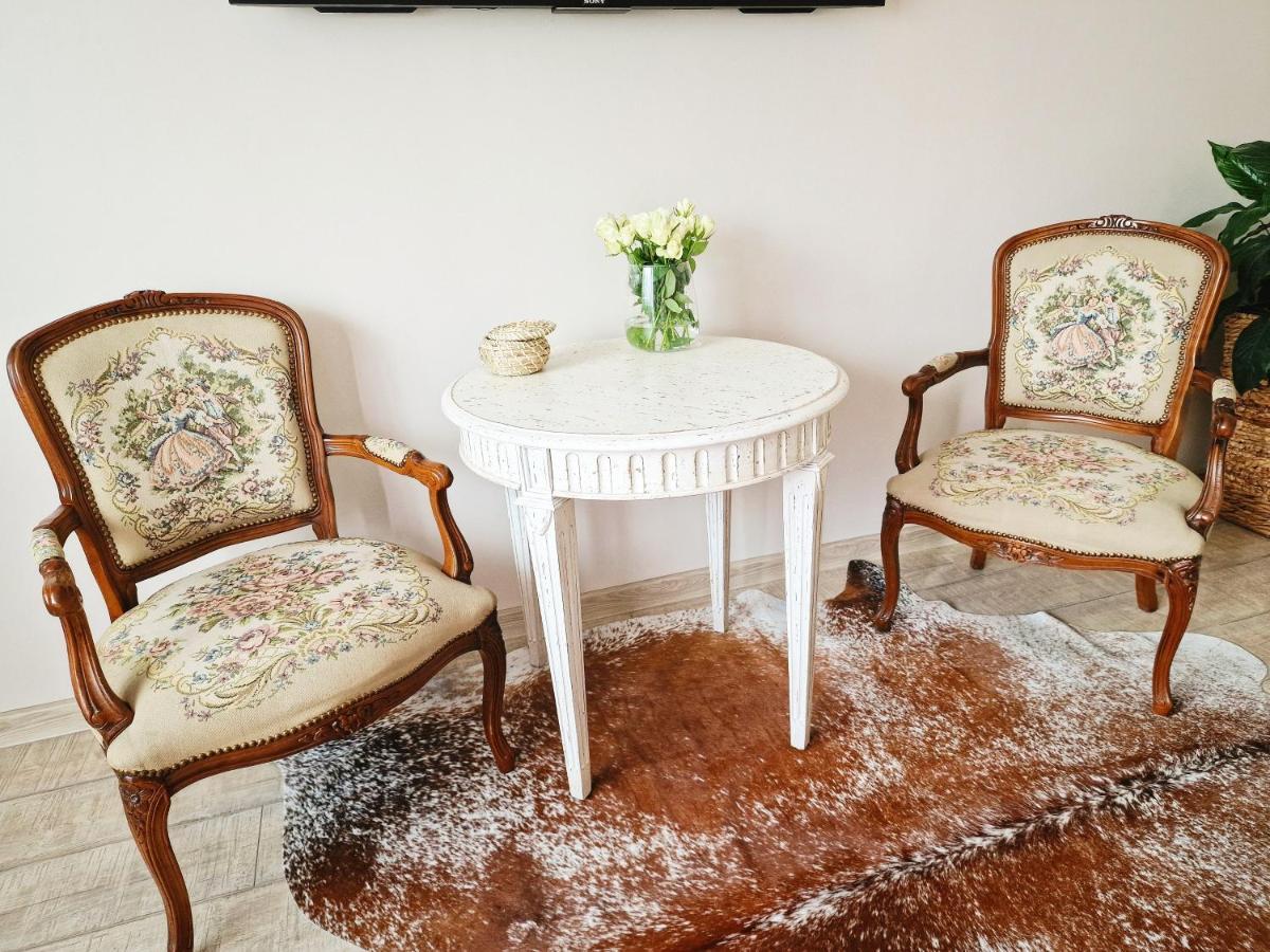 Amor Tirol Busteni (Adults Only) ภายนอก รูปภาพ