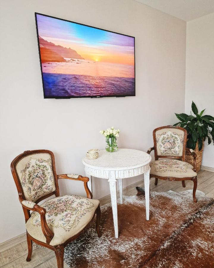 Amor Tirol Busteni (Adults Only) ภายนอก รูปภาพ